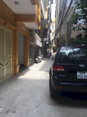 Bán nhà đẹp ô tô đỗ cửa gần phố Trương Định, 40m2 x 4 tầng.